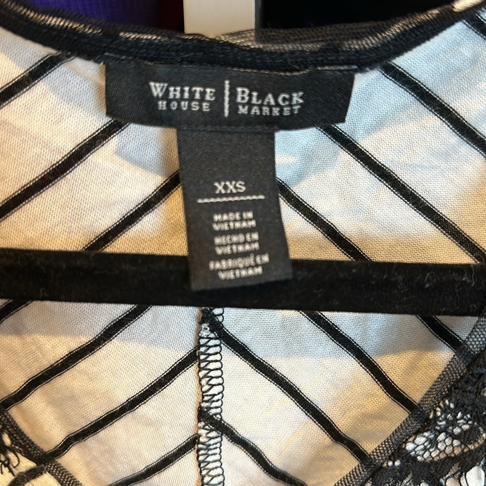 WHBM ivory with lace detail along the sides sleeveless top size XS - Picture 2 of 3